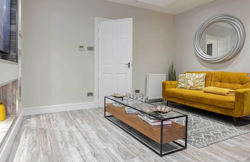 Falkirk Apartment | Superior One Bedroom Apartment 200