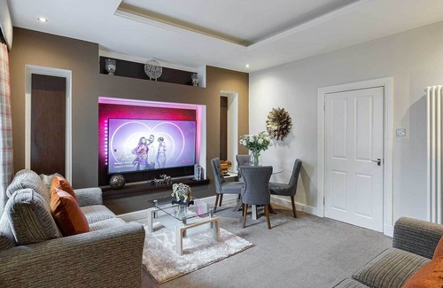 Falkirk Apartment | Superior One Bedroom Apartment 170