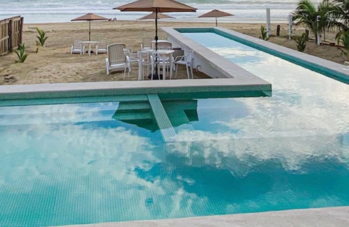 Ixtapa - Zihuatanejo Hotel | Superior Queen size bedroom