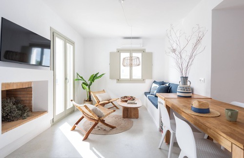 Drios Apartment | Superior Two-Bedroom Upper Floor Apt with Sea View By Triotissa Local Living D