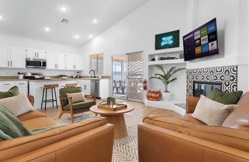 North Las Vegas House | Supreme 5BDR Oasis w/Pool,Pickle Ball,Golf & More!