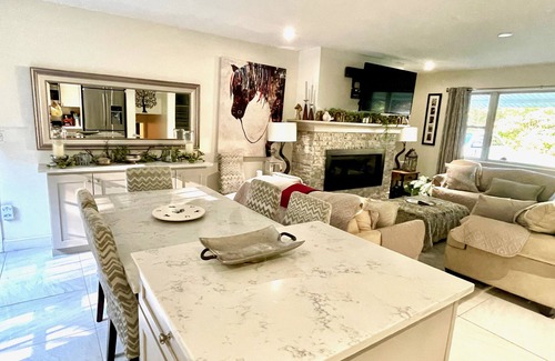 Queensbury House | SUPREMELY STYLISH HOME WITH HOT TUB, SAUNA, PLUNGE POOL, RESORT STYLE BACKYARD