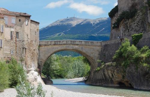 Vaison-la-Romaine Apartment | Sur le Pont