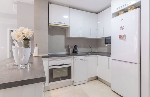 Fuengirola City Centre Apartment | Sur Suites Castillo