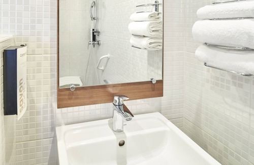 Bourg-les-Valence Hotel | Sure Hotel by Best Western Valence Nord