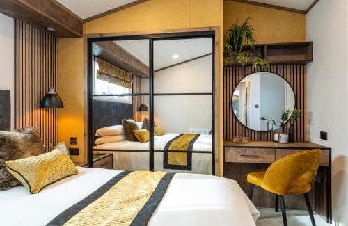 Louth Cabin | Sure Studio by Best Western Brackenborough Lakes & Resort