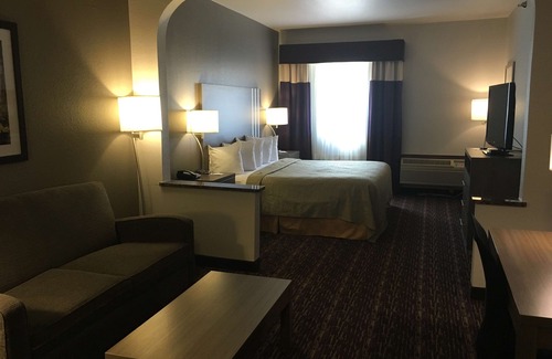 Edmond Hotel | SureStay Plus Hotel by Best Western Edmond