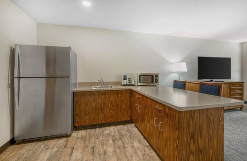Elizabethtown Hotel | SureStay Plus Hotel by Best Western Elizabethtown Hershey