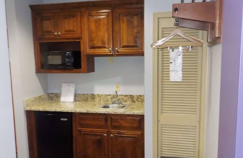 Warner Robins Hotel | SureStay Plus Hotel by Best Western Warner Robins AFB