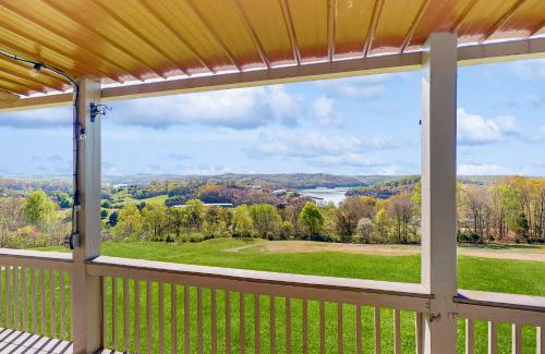 La Follette Apartment | Surf and Turf