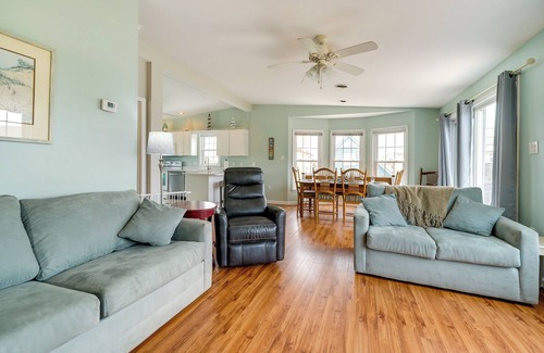 Surf City Apartment | Surf City Vacation Rental - Walk to Beach