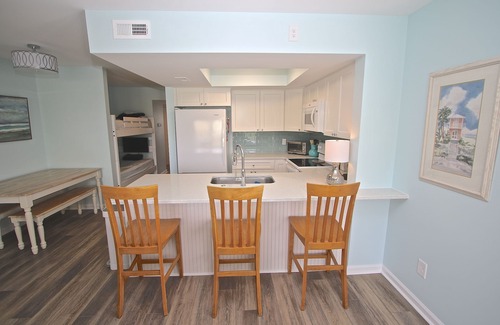 Surf City Condo | Surf Condo 518 - HeavenLee By The Sea - First Floor End Unit