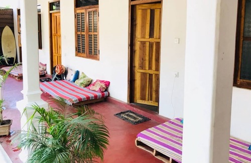 Pottuvil Division 2 Bed & Breakfast | Surf Paradise