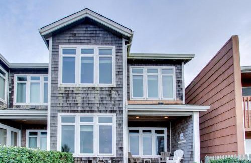 Rockaway Beach House | Surf's Edge