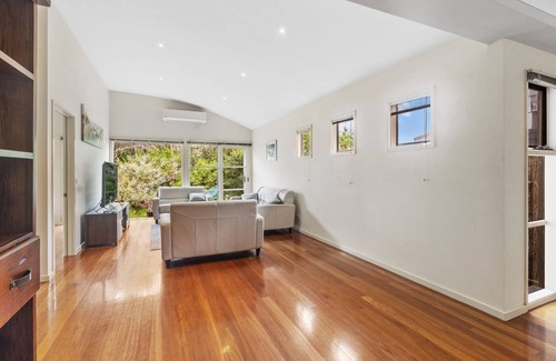 Inverloch House | Surf View - WiFi Included