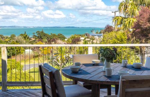 Surfdale House | Surfdale Sunspot Spa Escape Waiheke
