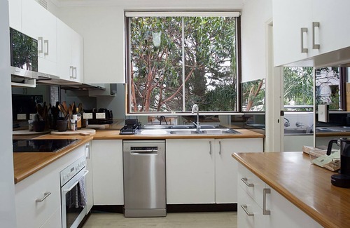 Bondi Apartment | Surfers Paradise Bondi Beach ISYD