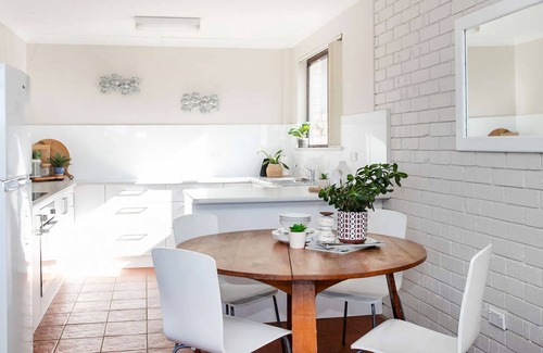Mollymook Apartment | Surfmist One - Relaxing coastal getaway just 50 meters to the beach