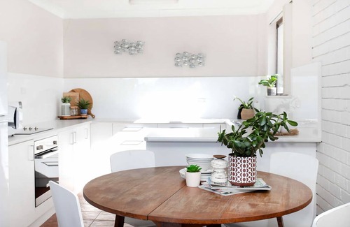 Mollymook Apartment | Surfmist One - Relaxing coastal getaway just 50 meters to the beach