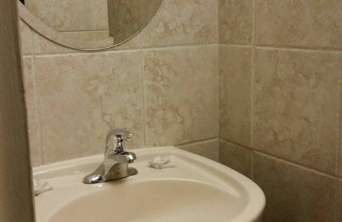 Queens Hotel | Surfside Motel
