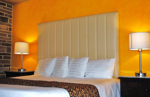 Queens Hotel | Surfside Motel
