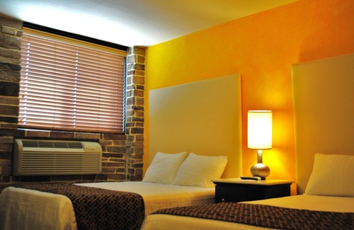 Queens Hotel | Surfside Motel