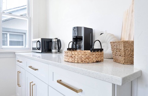 Asbury Park Apartment | Surfside Oasis | Walk to beach