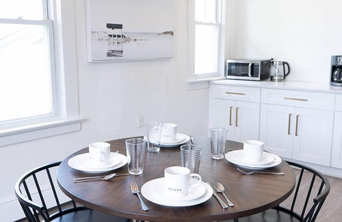 Asbury Park Apartment | Surfside Oasis | Walk to beach