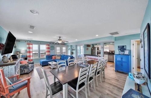 Freeport House | Surfside SeaEsta - BEACHFRONT house with PRIVATE walkway and FOUR decks
