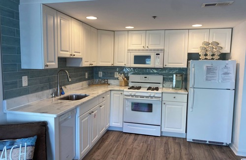 Cape May - Wildwood Condo | SURFSONGnBEAUTIFUL 2 Bedroom, 2 Bath Condo-N. WILDWOOD 2 POOLS Oceanview!n