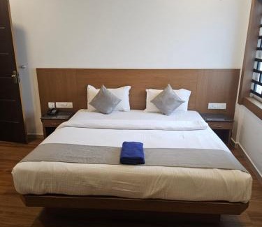 Virarajendrapet Hotel | SUROOR Recidency