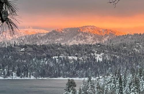Lake Arrowhead House | Surreal Feel Lakeview Chalet