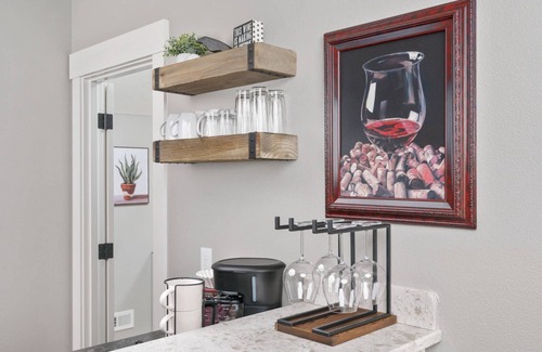 Newberg House | Surrounded by Vineyards and Farmland, New Décor and Furnishings Throughout, 3 Miles to Newberg