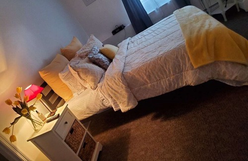 East New York Apartment | SUSANNA'S SUITE SPOT'S 2 Cozy Bedrooms