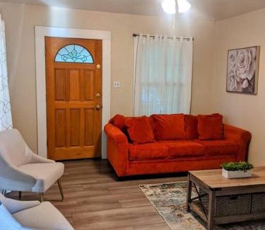 Susanville House | Susanville's cutest cottage 3 beds 1 bath sleeps 4