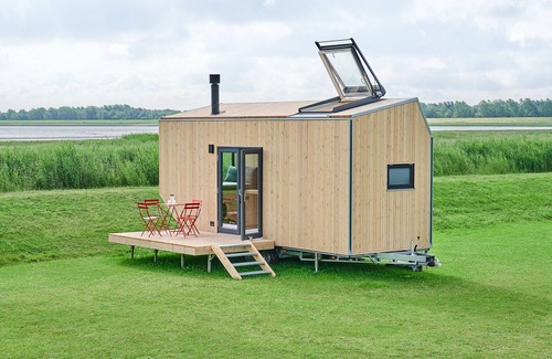 Wangerland House | Sustainable & climate-neutral accommodation in the Green Tiny House Pioneer with sea view