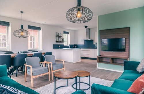 Medemblik Villa | Sustainable water villa with dishwasher, by a lake