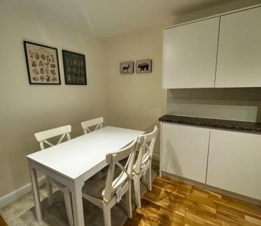 Westbourne Apartment | Sutherland Avenue Studios