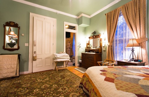 Center Harbor Bed & Breakfast | Sutton House B & B