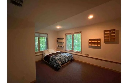 Suttons Bay House | Suttons Bay Hide-Away In a Spectacular Destination
