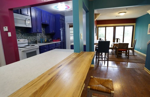 Vollintine-Evergreen House | Suzy B's Musical Midtown Getaway