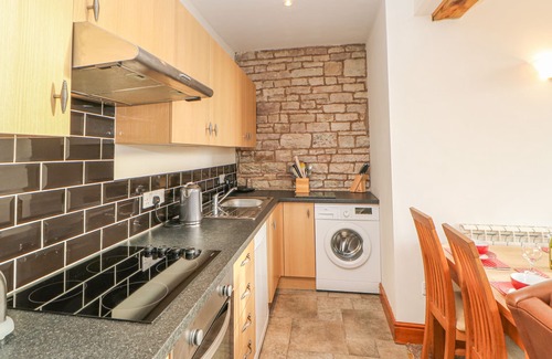 Wing Cottage | SWALLOW COTTAGE, pet friendly, with hot tub in Milton