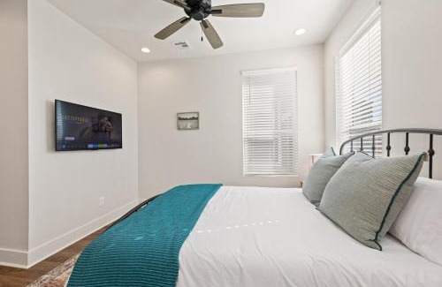 Lafayette Apartment | Swamp House Luxury Amenities Chic New 65 inch TV