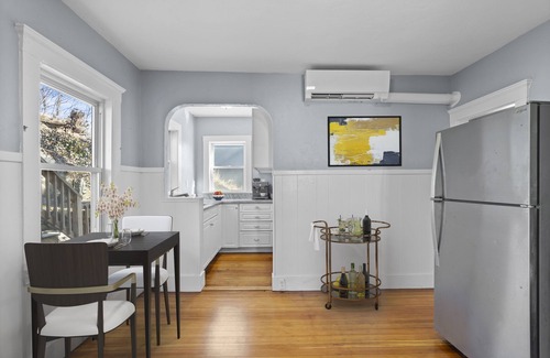 Swampscott Apartment | Swampscott Open Concept Unit W/Lots Of Natural Light, 15 min To Swampscott Beach