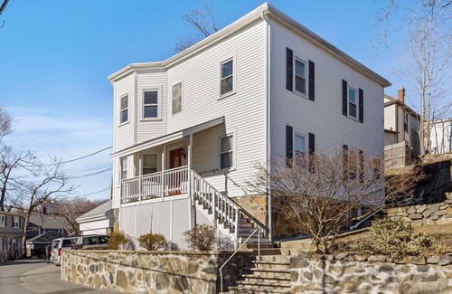 Swampscott Apartment | Swampscott Open Concept Unit W/Lots Of Natural Light, 15 min To Swampscott Beach