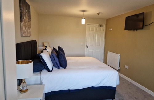 Taunton House | Swan Retreat