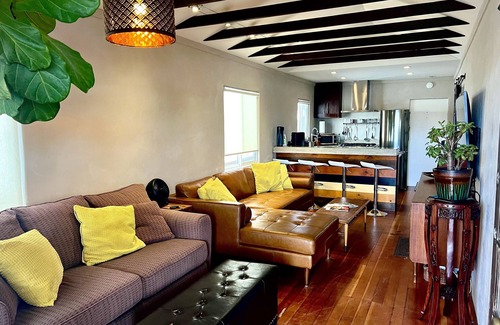 Ocean Beach House | Swanky Casa Ocean Beach 1 Block to the Beach W A/C