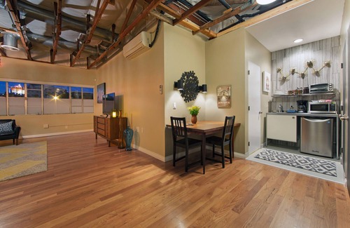 Bankers Hill Apartment | Swanky Loft at Balboa Park