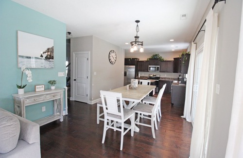 Swansboro House | Swansboro Place: Temp-Controlled Screened Pool & Game Room