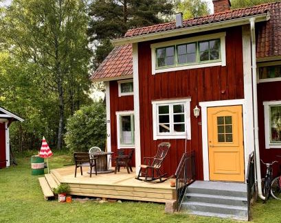 Solleron House | Swedish cottage in the Woods on Sollerön island